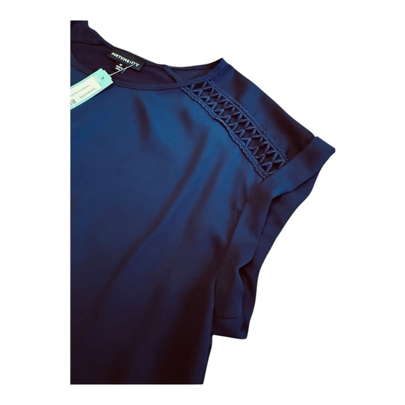 NWT Women's FORTUNE + IVY Navy Blouse with Crochet Detail and Tie Front, Size M - Picture 4 of 11